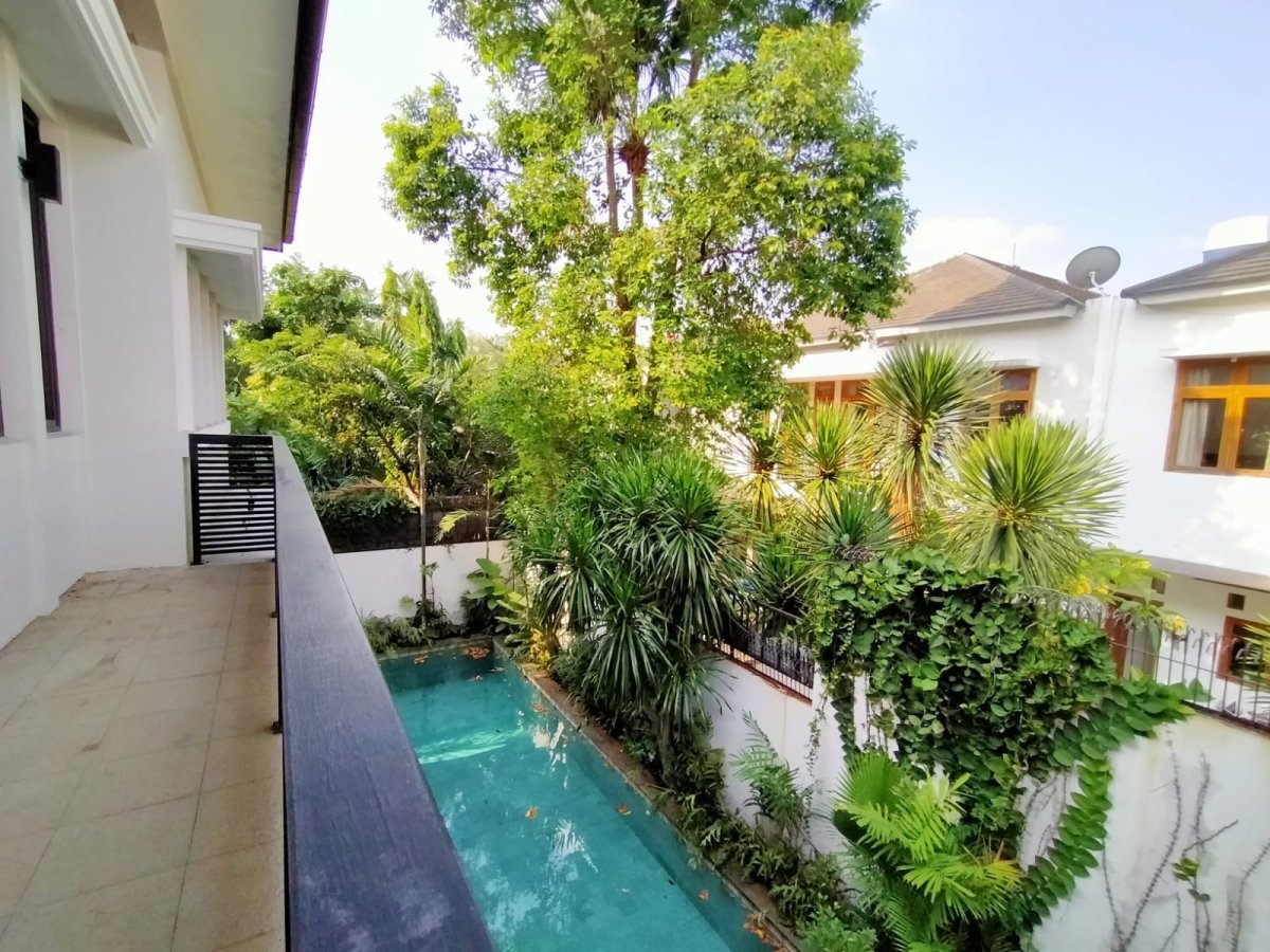 Rumah cantik kemang dalam - Foto 11