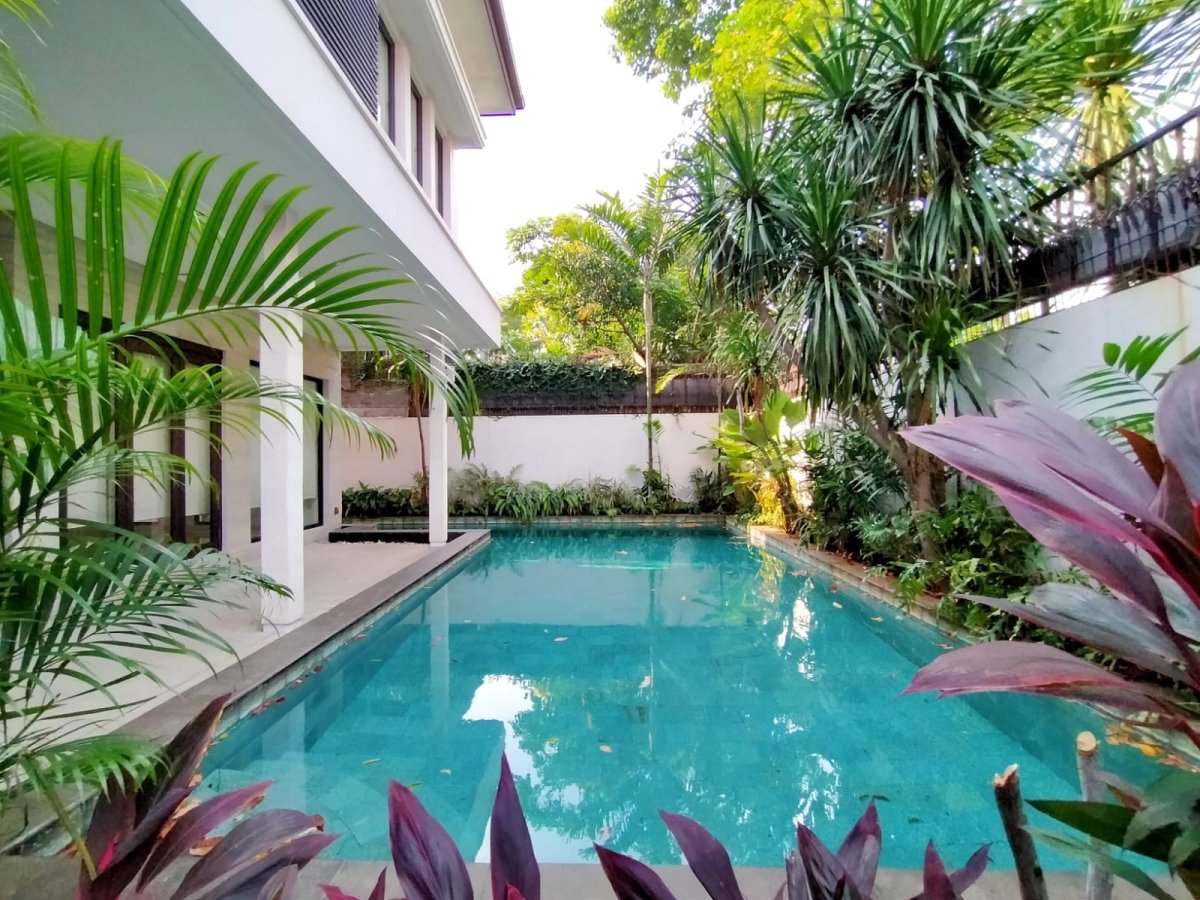 Rumah cantik kemang dalam - Foto 14