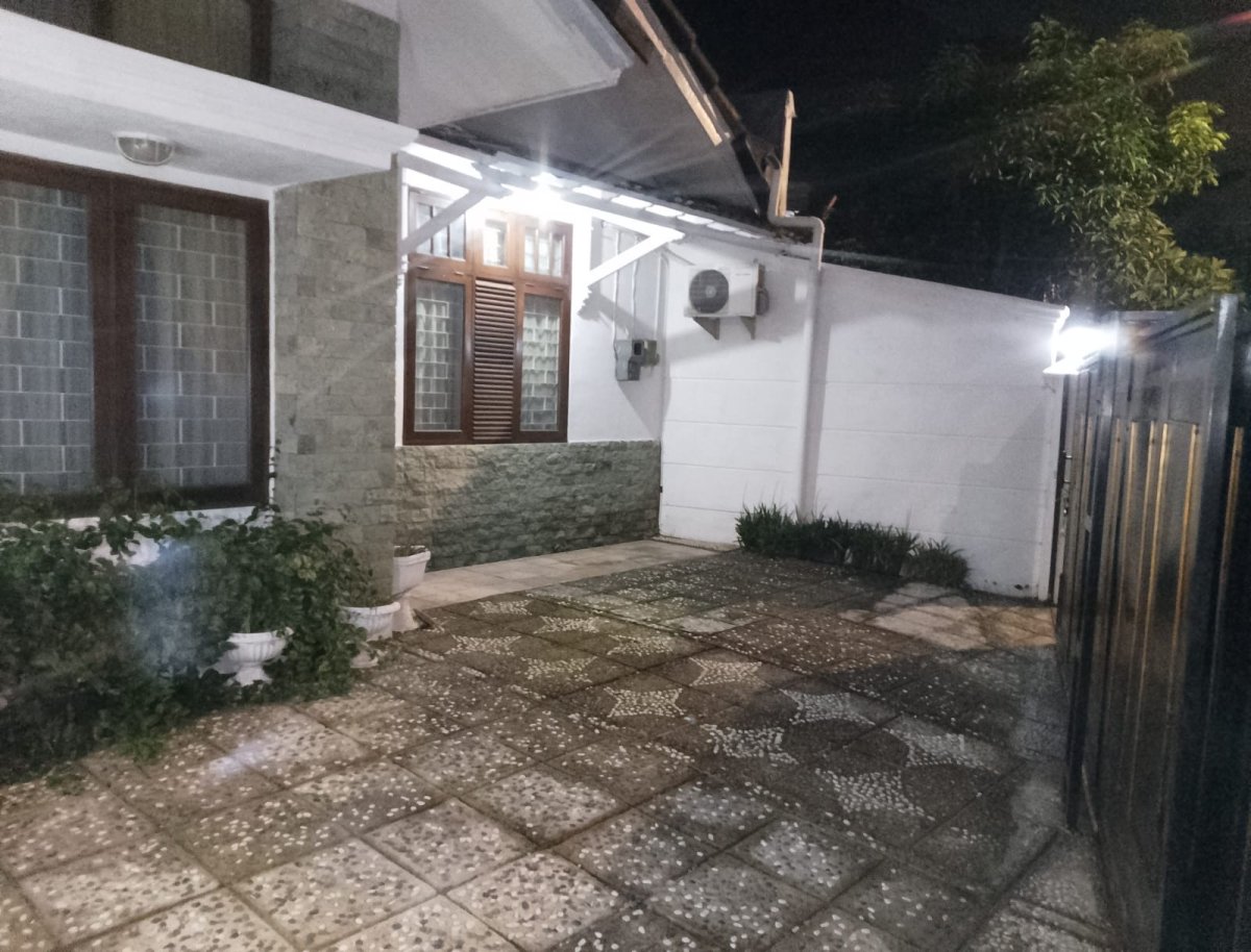 Rumah minimalis cantik area pejaten - Foto 2