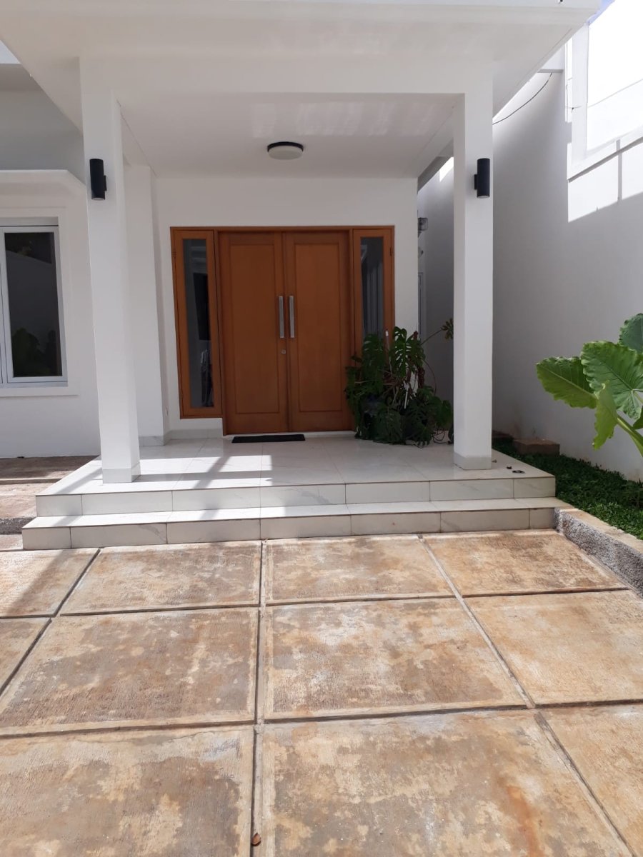 Rumah Disewa Modern Minimalis di Kebayoran Baru - Foto 4