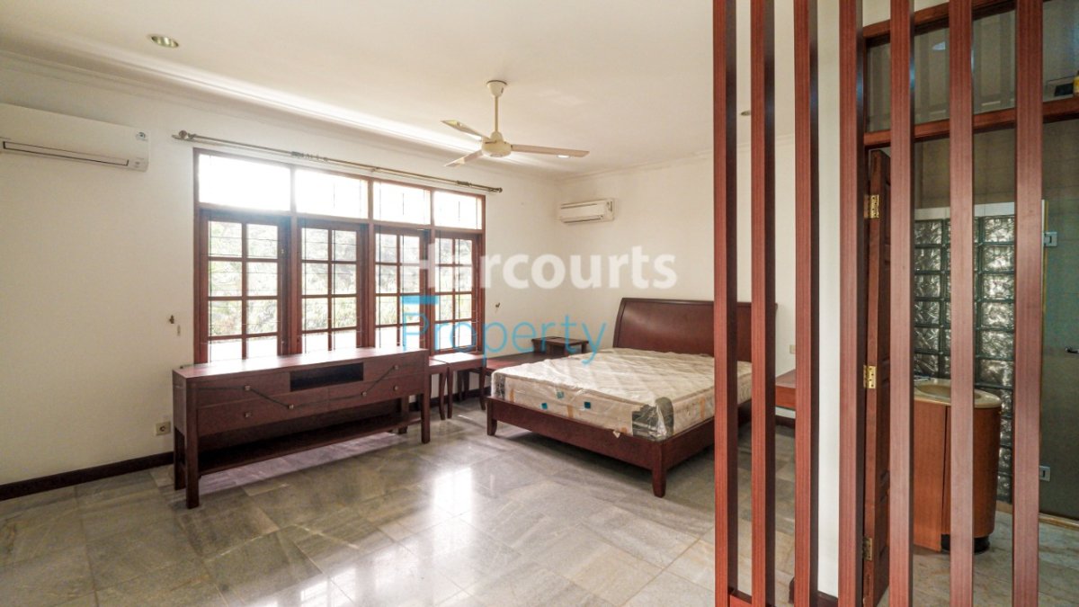 Disewakan Rumah Bagus Lokasi Strategis Dan Nyaman Area Kuningan - Foto 2