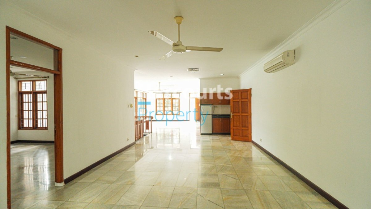 Disewakan Rumah Bagus Lokasi Strategis Dan Nyaman Area Kuningan - Foto 11