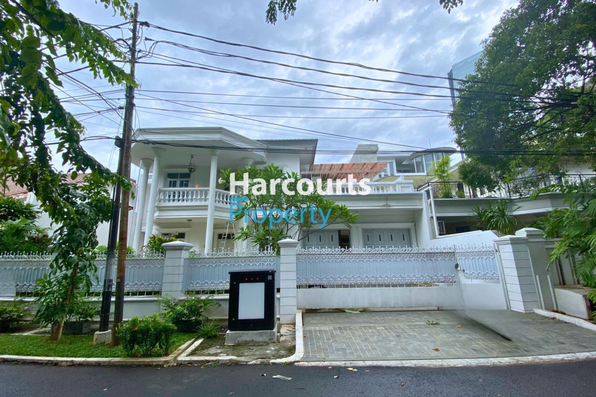 Disewakan Rumah Bagus Kawasan Elite Area Mega Kuningan