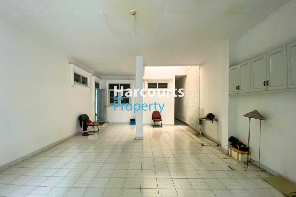 Disewakan Rumah Bagus Kawasan Elite Area Mega Kuningan - Foto 2