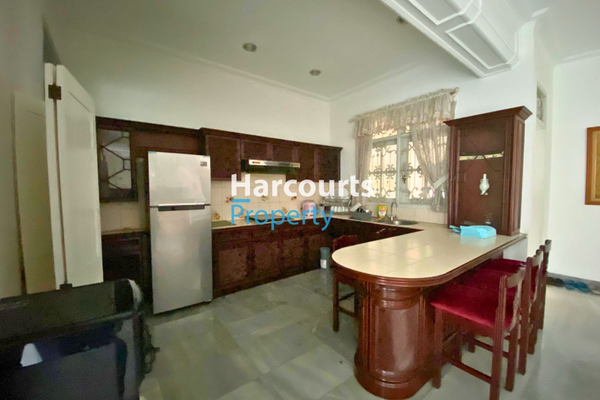 Disewakan Rumah Bagus Kawasan Elite Area Mega Kuningan - Foto 3