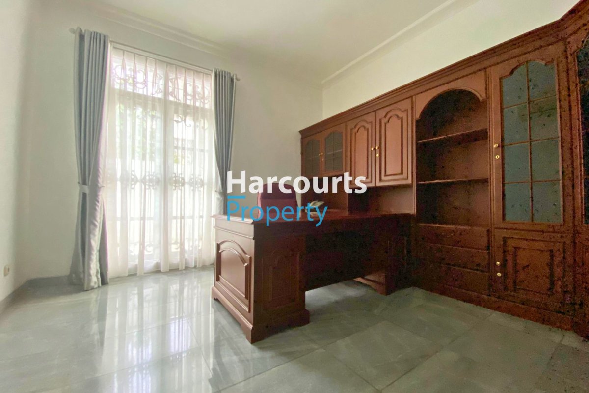 Disewakan Rumah Bagus Kawasan Elite Area Mega Kuningan - Foto 9