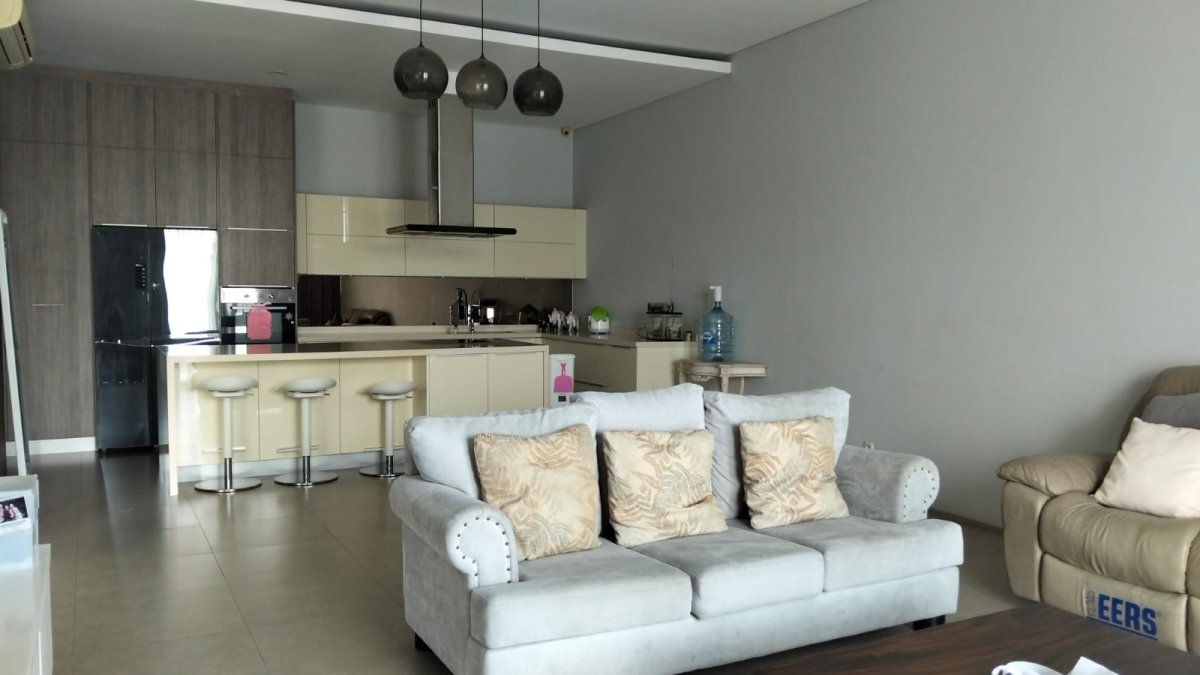 Dijual Rumah Tingkat Dengan Lift Jelambar Jakarta Barat