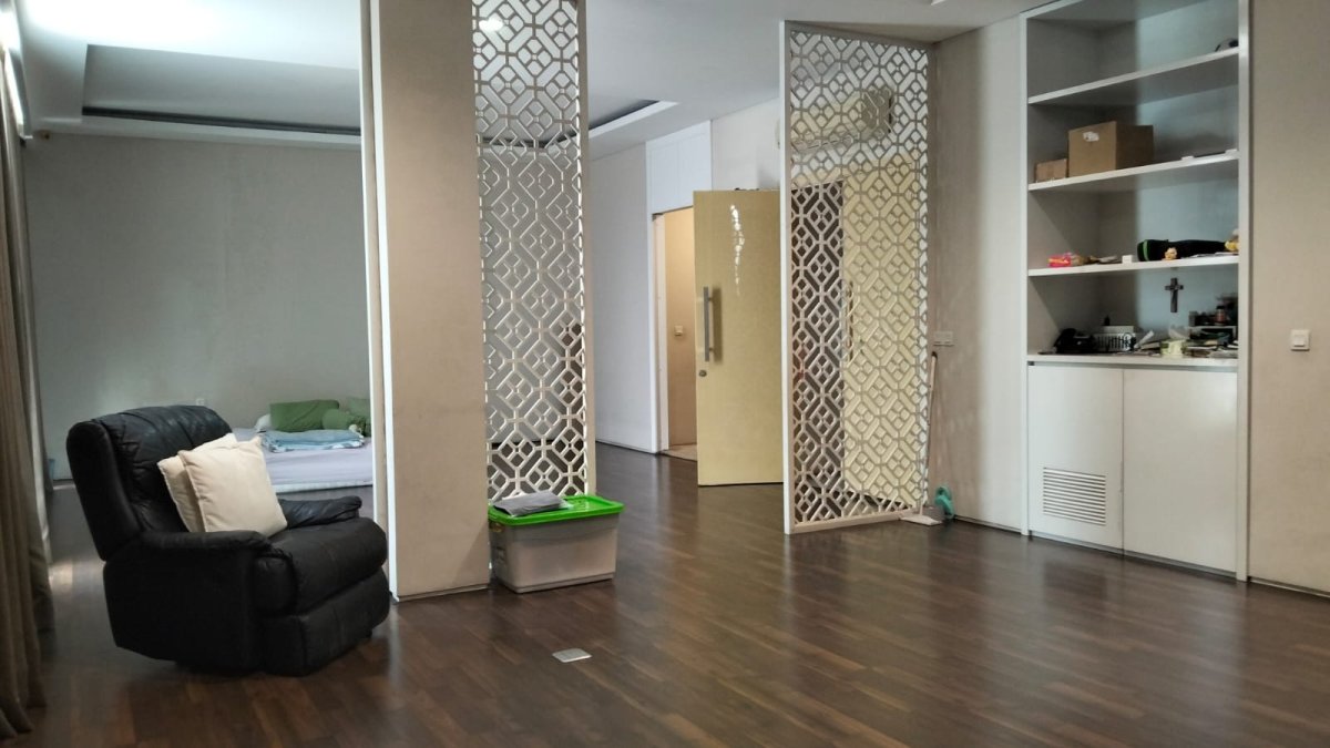 Dijual Rumah Tingkat Dengan Lift Jelambar Jakarta Barat - Foto 4