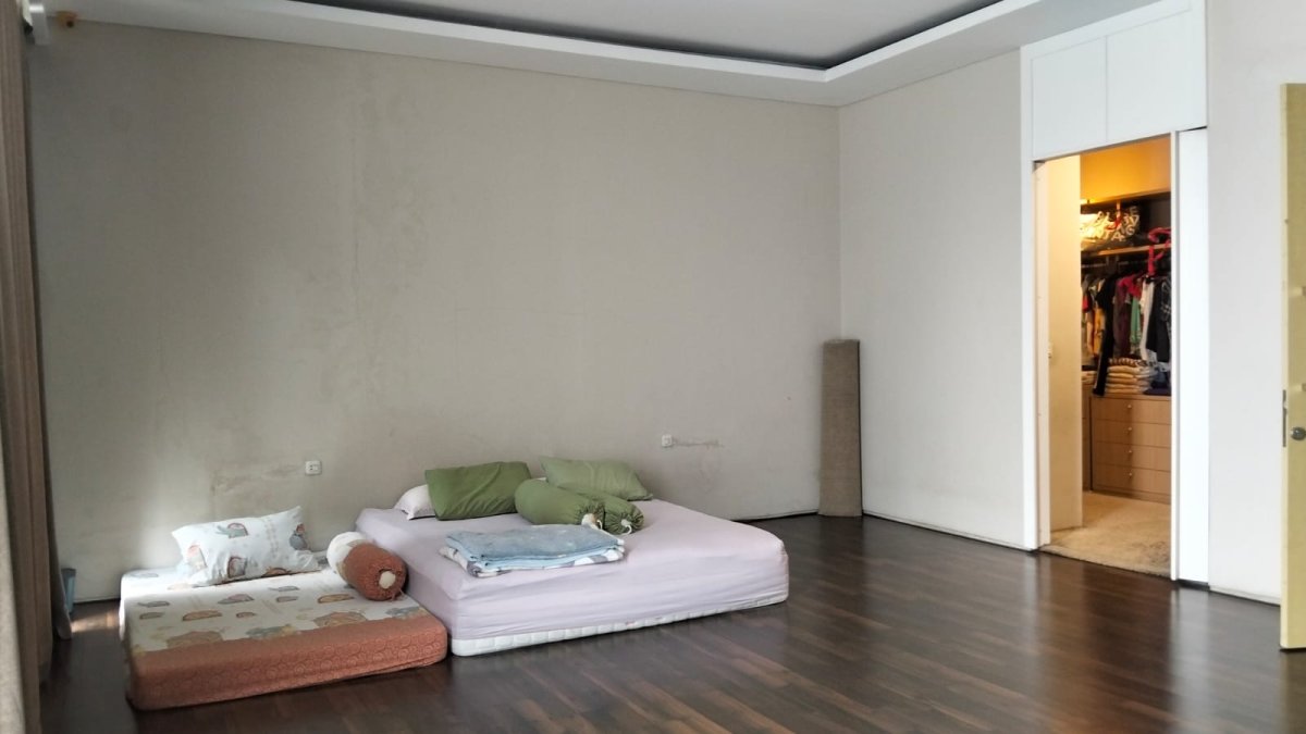 Dijual Rumah Tingkat Dengan Lift Jelambar Jakarta Barat - Foto 9