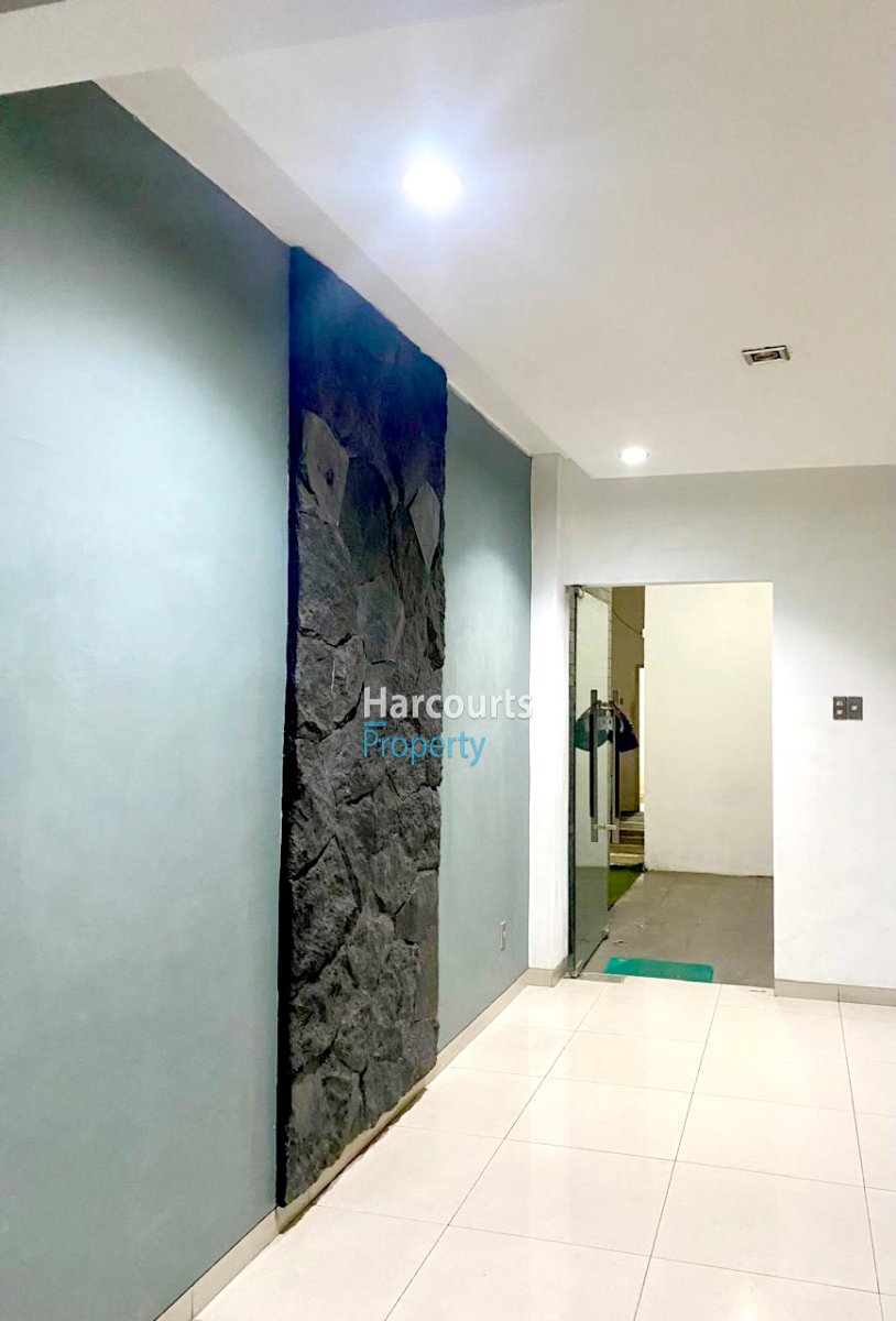 Disewakan Rumah untuk Tempat Usaha Strategis Pinggir Jalan Area Jl. Kemang Timur - Foto 7