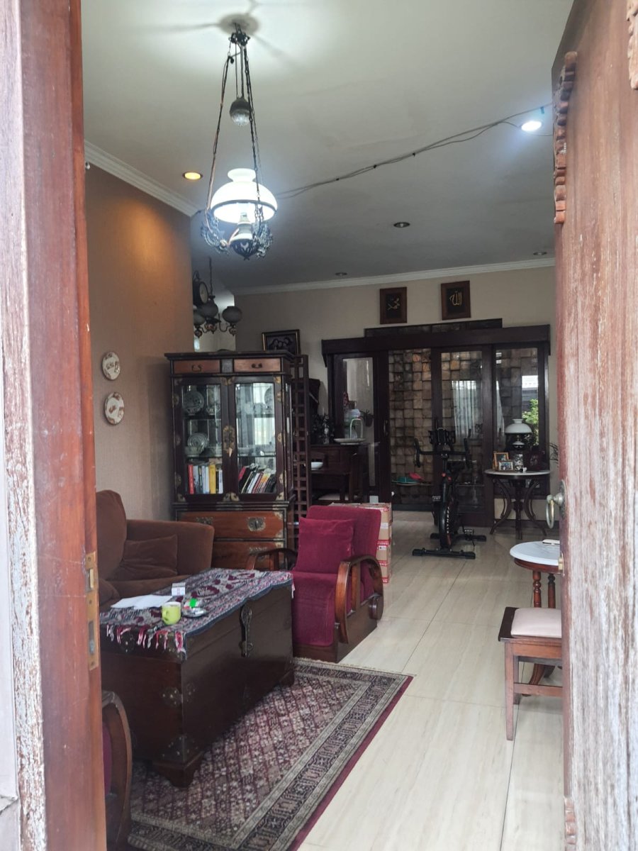 Dijual Cepat Rumah Sejuk, Nyaman, Aman, 3 Lantai di Bandung