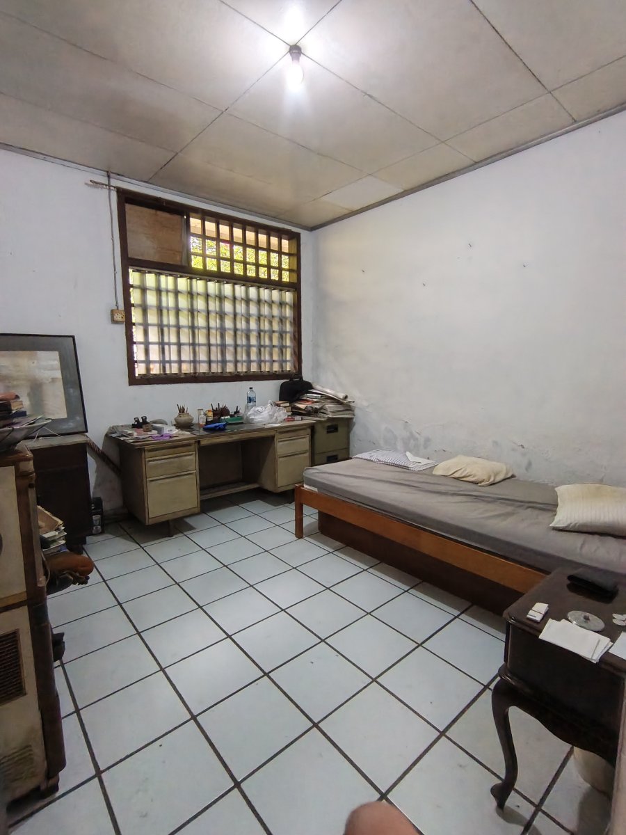 Rumah Siap Huni Luas LT 256m / LB 200m di Jatinegara Jakarta Timur, Akses Mudah - Foto 8