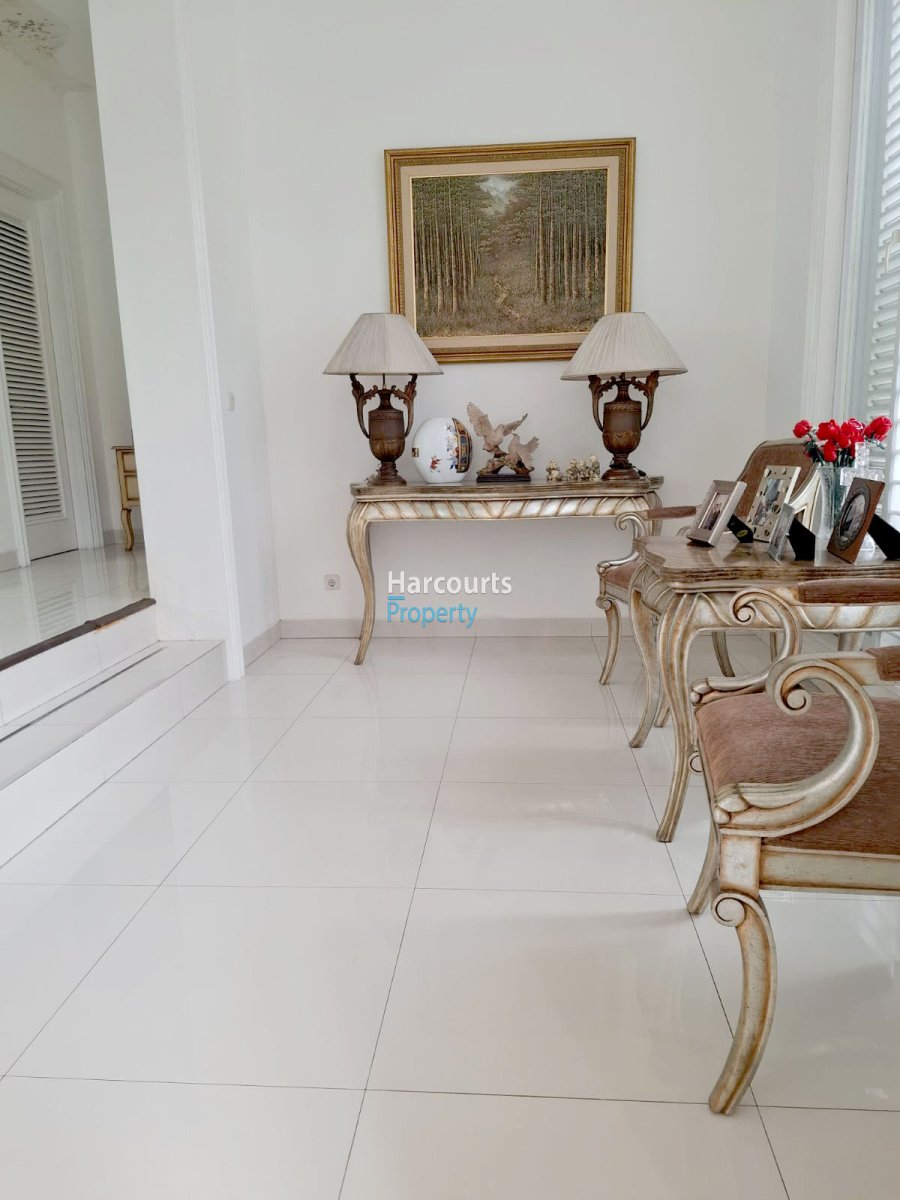Disewakan Rumah 2 Lantai Terawat Area Jl. Kudus Menteng - Foto 2