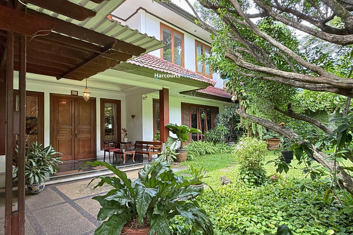Dijual Rumah Klasik Tropical Luxury Area Jl. Hang Tuah I Kebayoran Baru