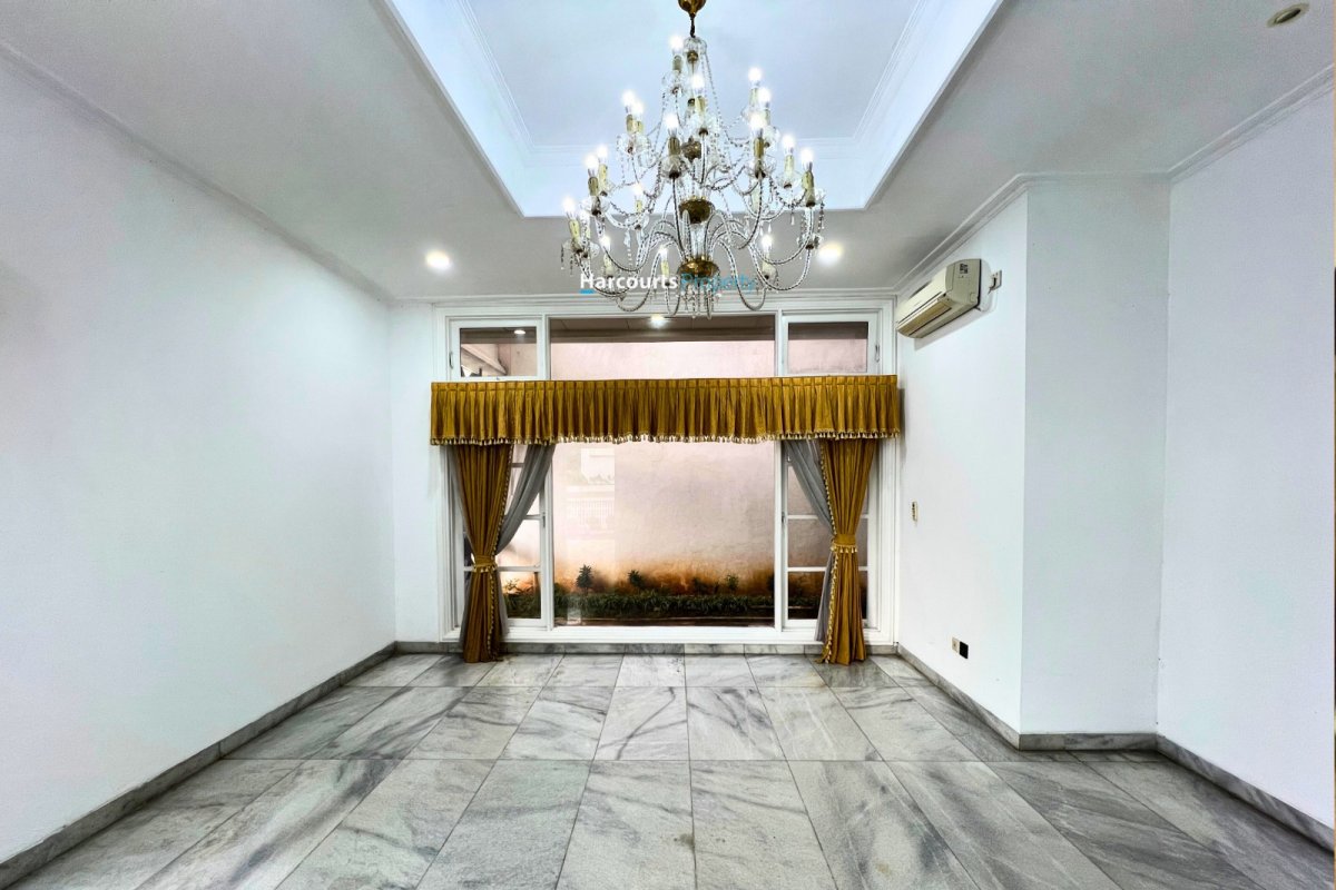 Dijual Rumah Klasik Bangunan 2 lantai di Pondok Indah - Foto 3