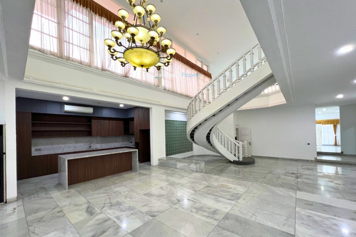 Dijual Rumah Klasik Bangunan 2 lantai di Pondok Indah - Foto 4