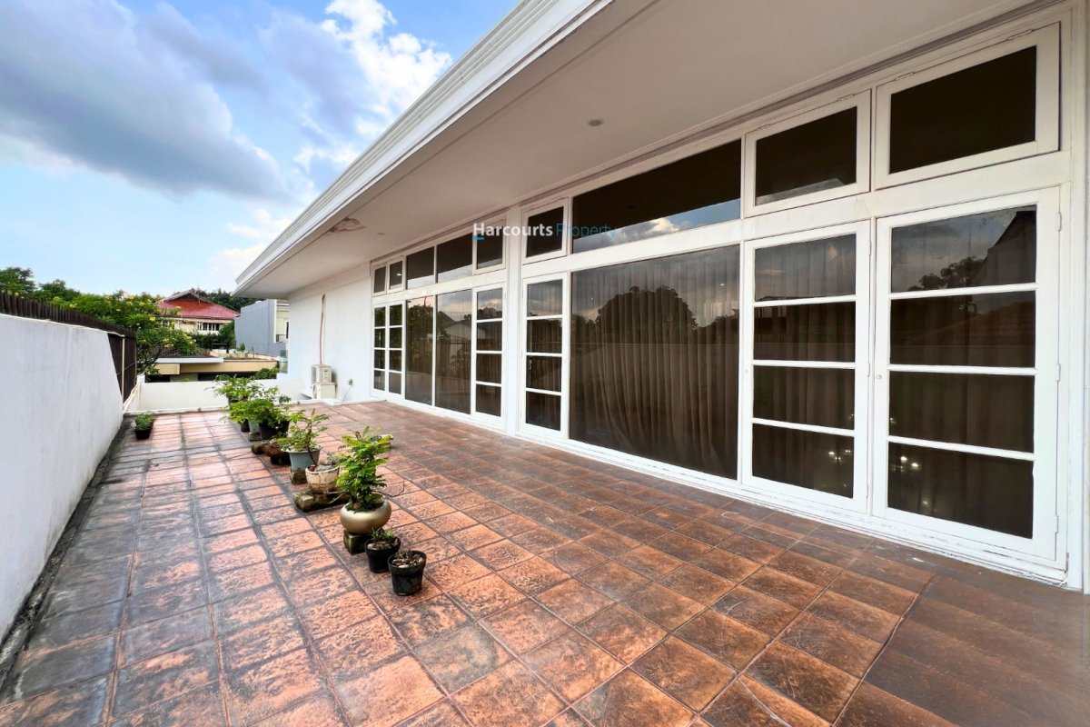 Dijual Rumah Klasik Bangunan 2 lantai di Pondok Indah - Foto 7