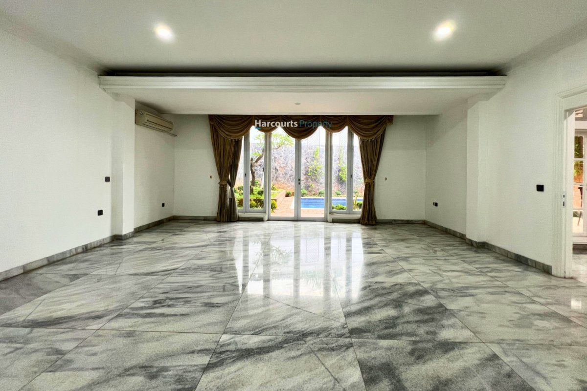 Dijual Rumah Klasik Bangunan 2 lantai di Pondok Indah - Foto 8