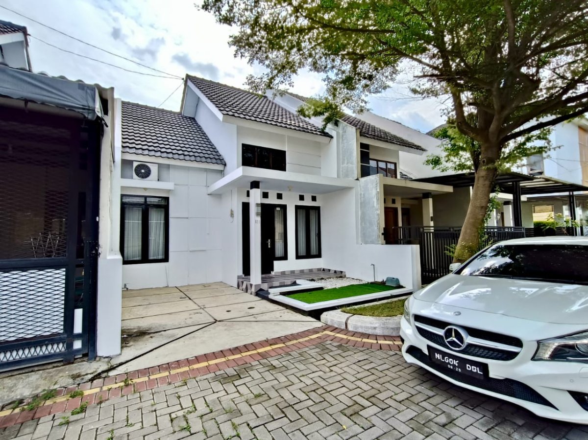 Rumah Furnished Siap Huni di Cluster Elite Gentan Solo