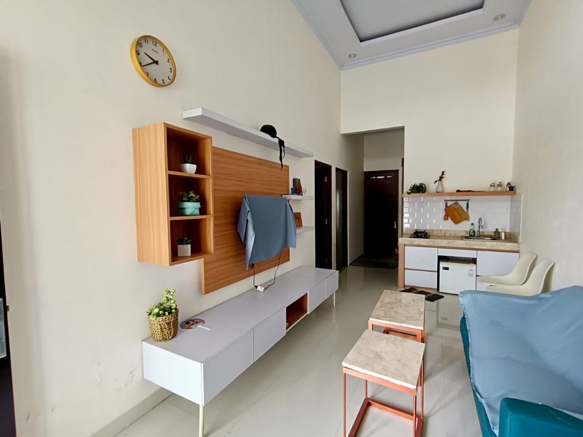 Rumah Furnished Siap Huni di Cluster Elite Gentan Solo - Foto 3