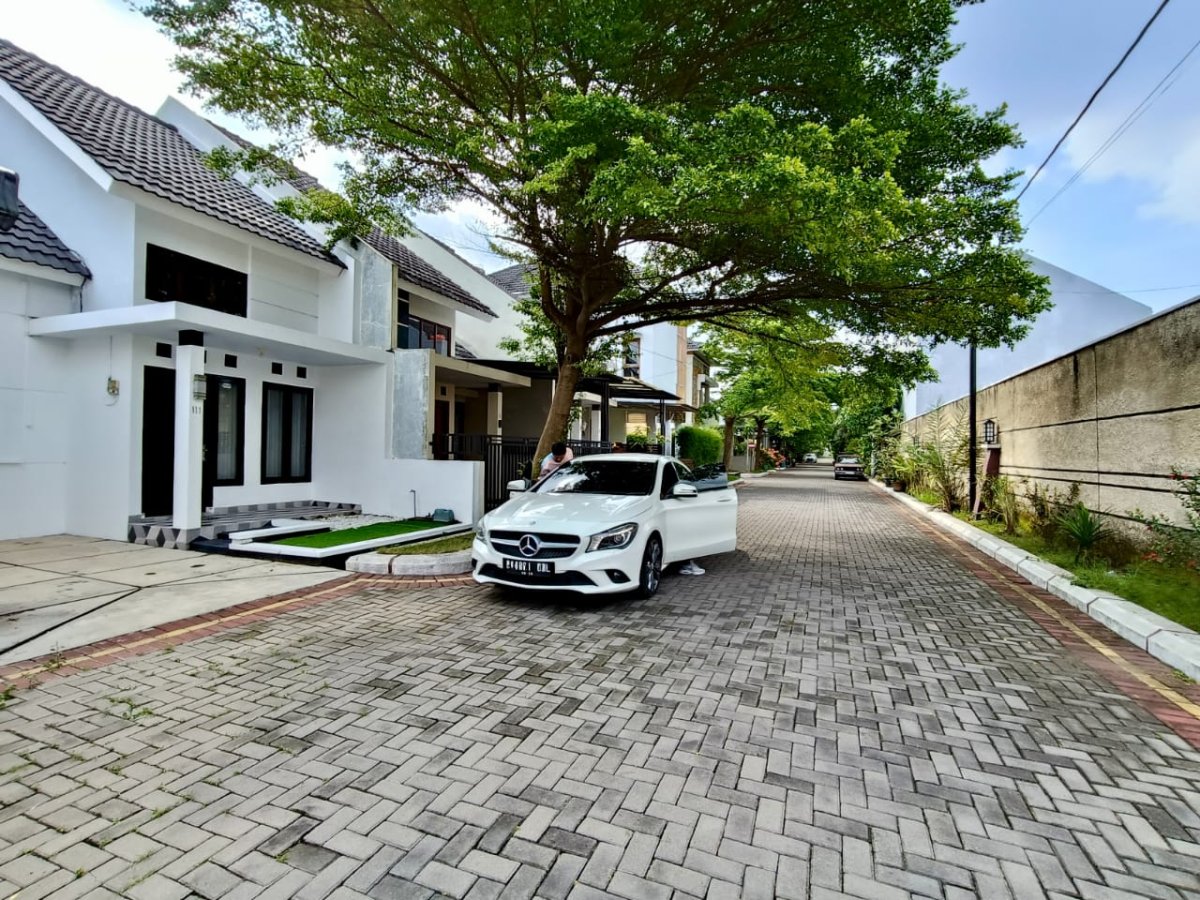 Rumah Furnished Siap Huni di Cluster Elite Gentan Solo - Foto 5