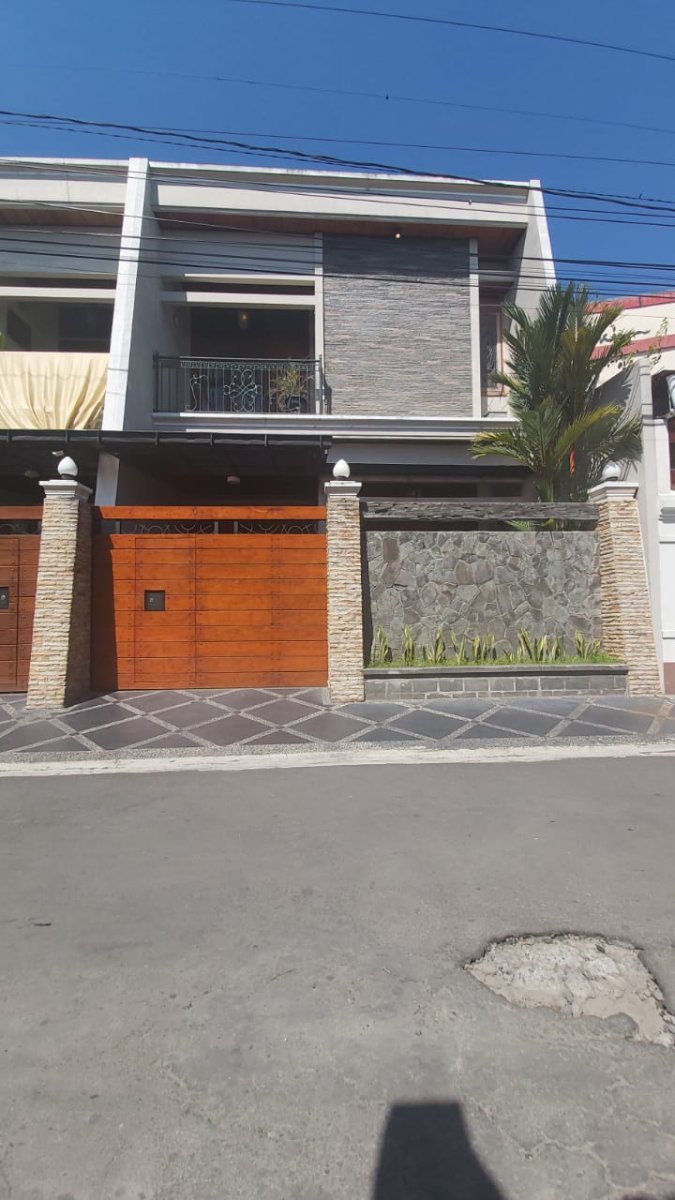 Rumah Mewah 2,5 Lantai Full Furnished di Colomadu, Solo