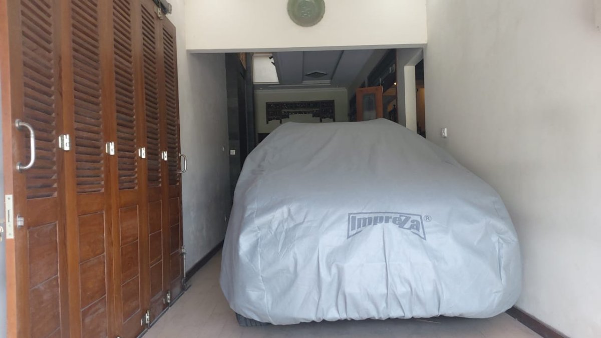 Rumah Mewah 2,5 Lantai Full Furnished di Colomadu, Solo - Foto 3
