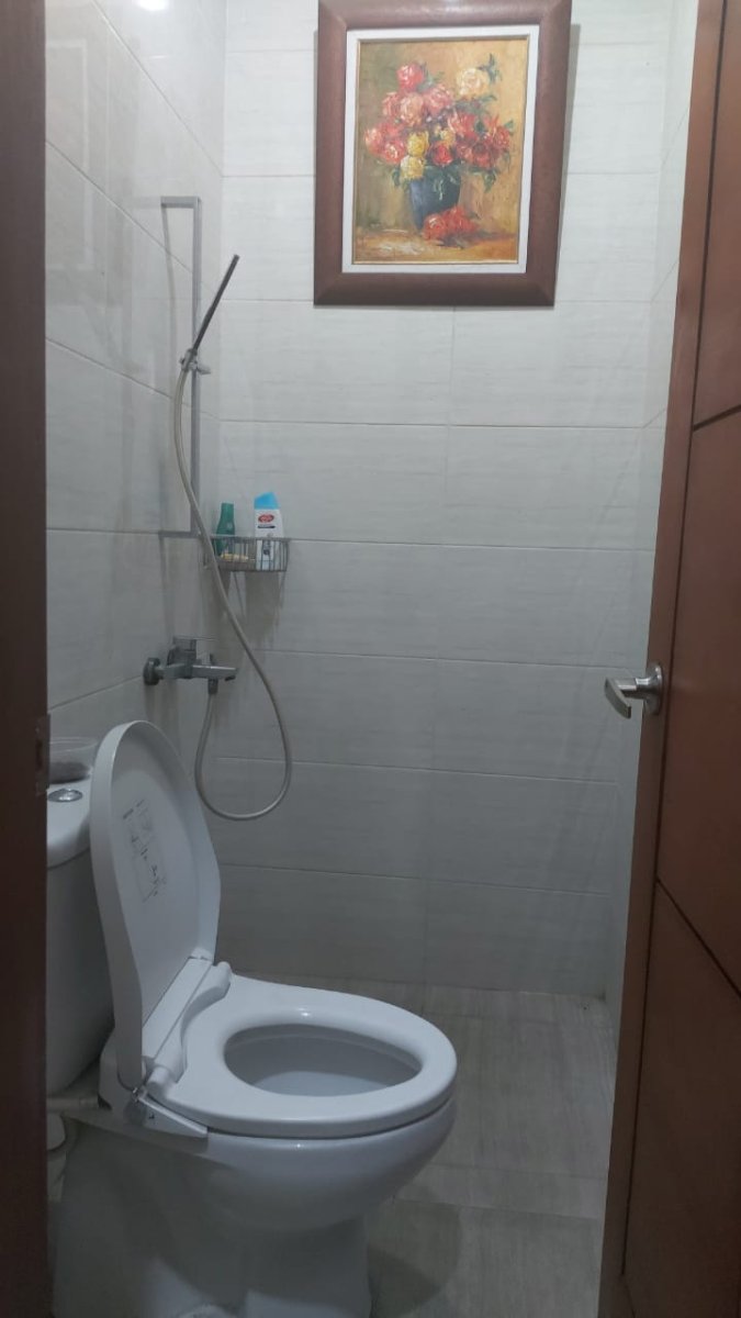 Rumah Mewah 2,5 Lantai Full Furnished di Colomadu, Solo - Foto 9
