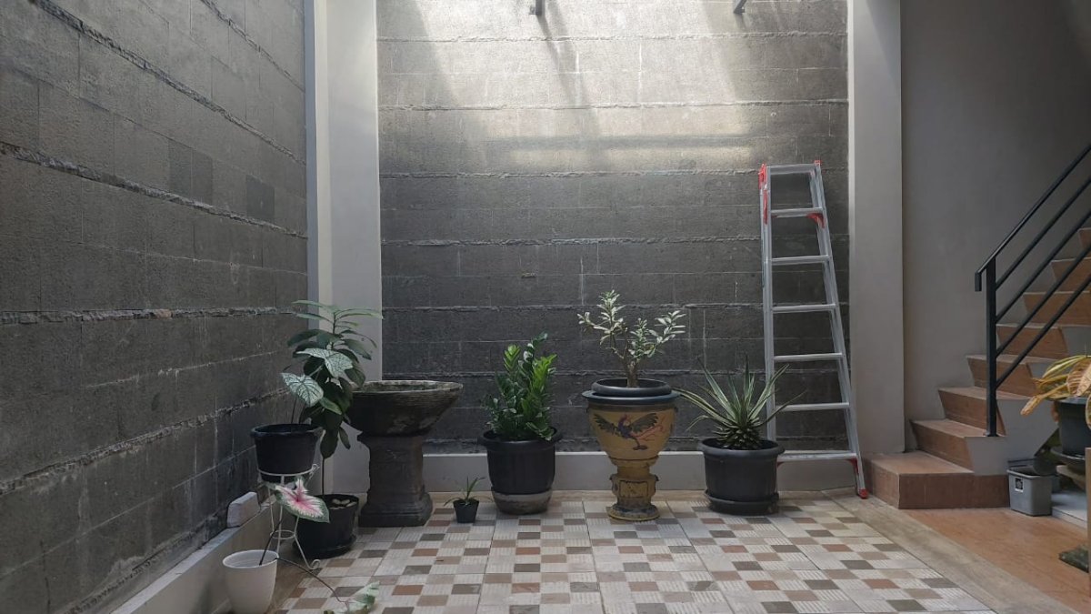 Rumah Mewah 2,5 Lantai Full Furnished di Colomadu, Solo - Foto 11