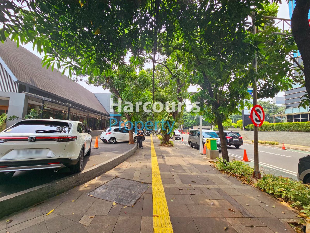Dijual JARANG ADA Tempat Usaha di Lokasi Prime Area Jl. Senopati Kebayoran Baru