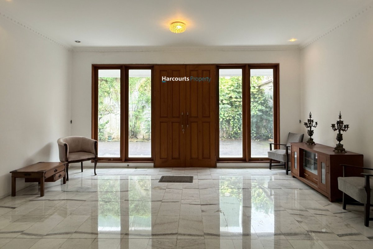 Dijual Rumah Hunian Klasik Bagus dan Terawat Lingkungan Nyaman dan Tenang di Kemang - Foto 6