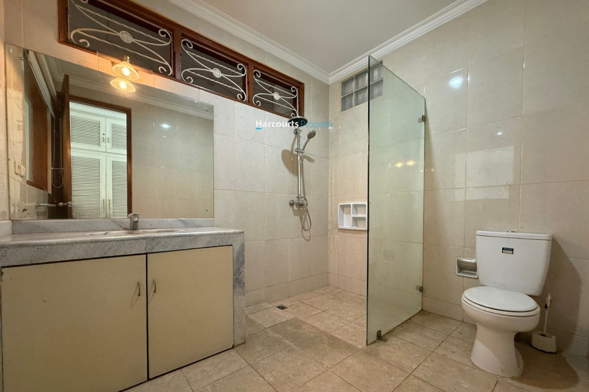 Dijual Rumah Hunian Klasik Bagus dan Terawat Lingkungan Nyaman dan Tenang di Kemang - Foto 15