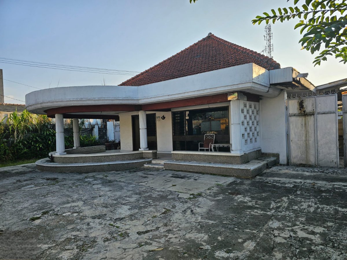 Dijual Cepat. Rumah besar di Jl Raya Tajur, Bogor