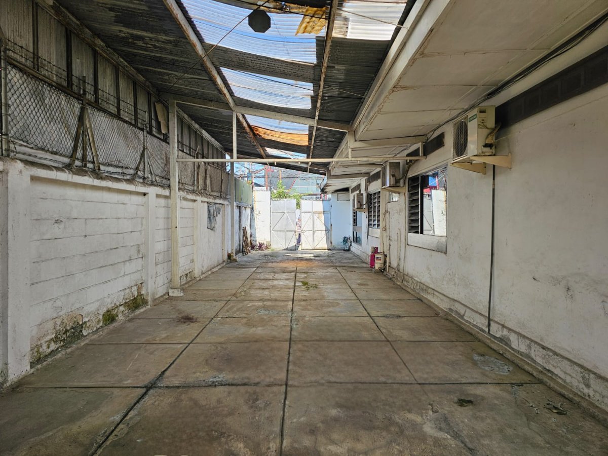Dijual Cepat. Rumah besar di Jl Raya Tajur, Bogor - Foto 6