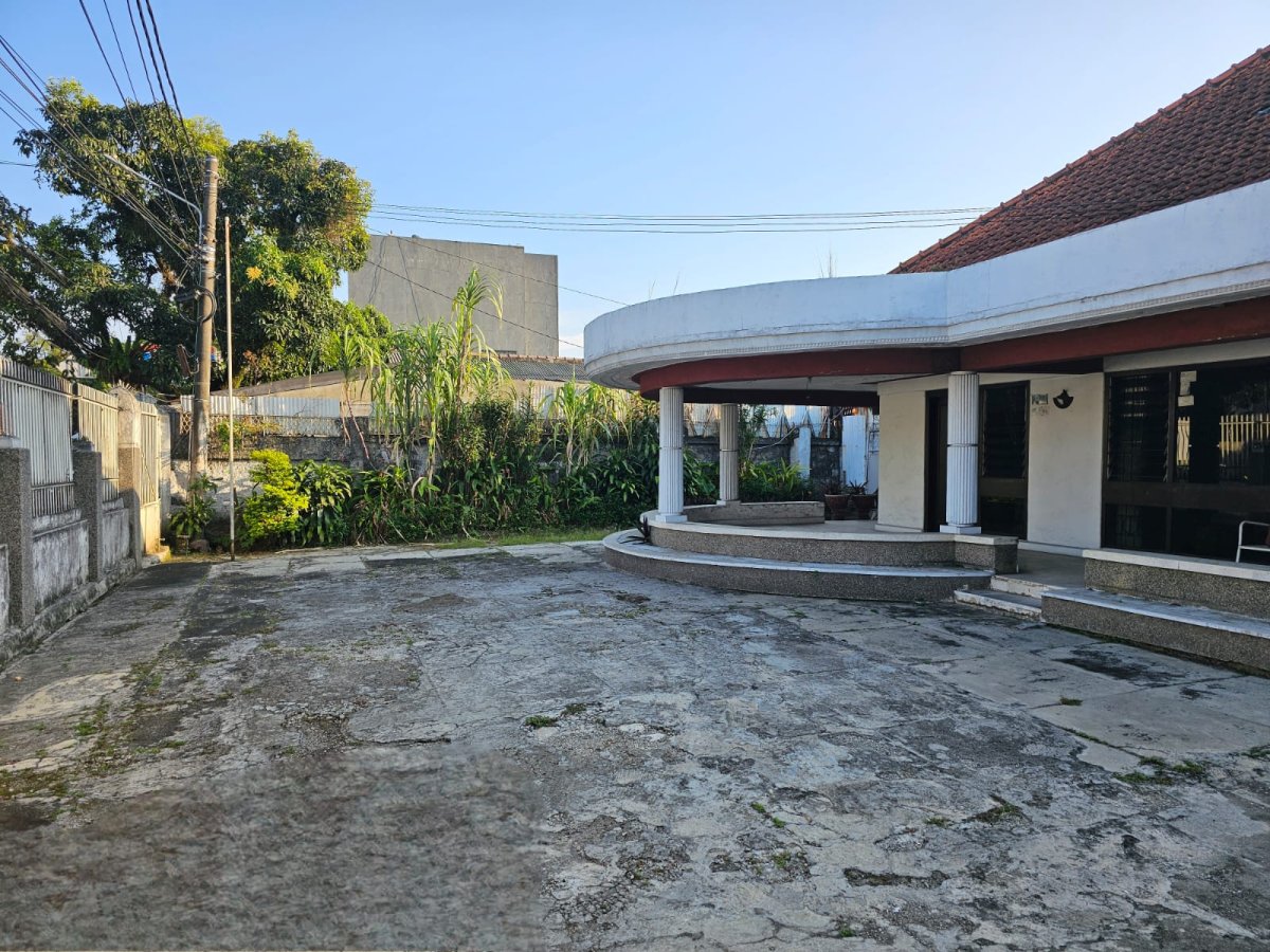 Dijual Cepat. Rumah besar di Jl Raya Tajur, Bogor - Foto 9