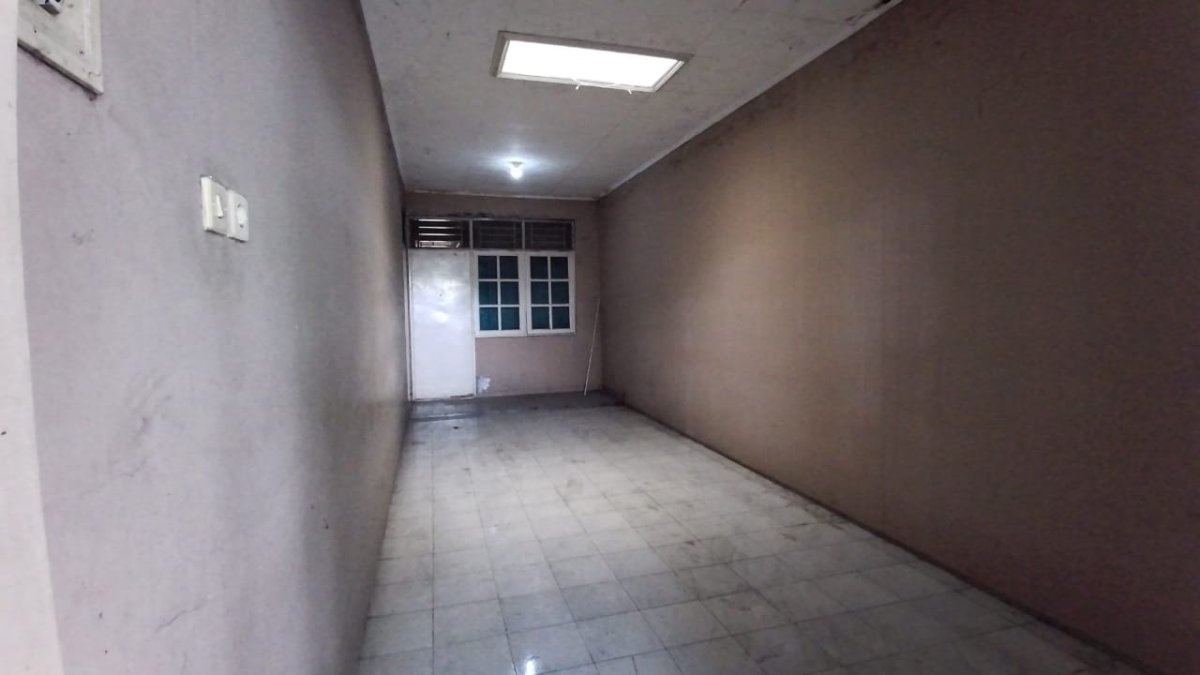 Rumah Strategis Hook Cocok untuk Hunian & Usaha di Solo Baru - Foto 2
