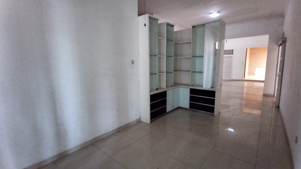 Rumah Strategis Hook Cocok untuk Hunian & Usaha di Solo Baru - Foto 7