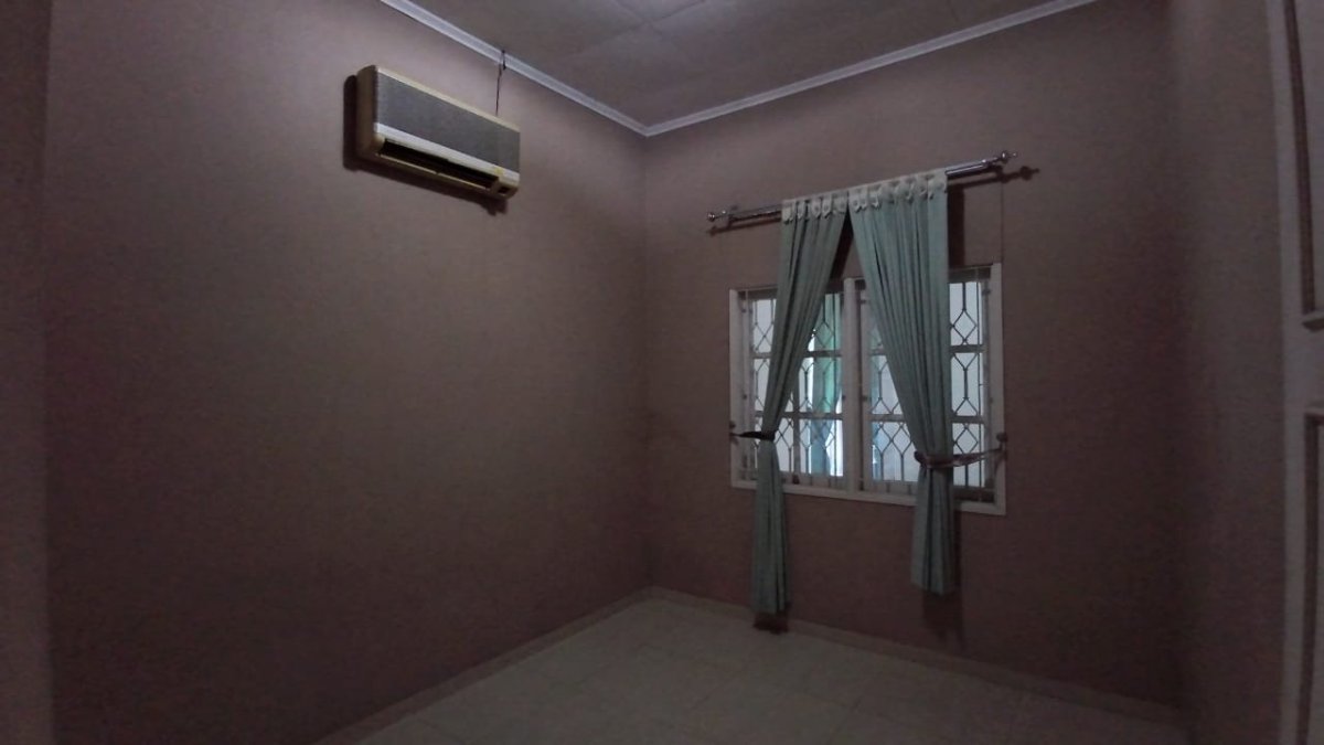Rumah Strategis Hook Cocok untuk Hunian & Usaha di Solo Baru - Foto 12