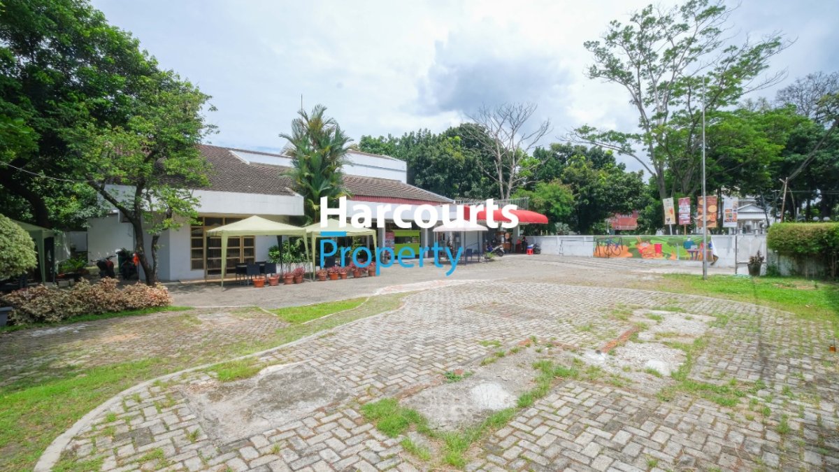 Dijual Rumah Klasik Lokasi Strategis Pinggir Jalan Raya Untuk Usaha Jl. Metro Pondok Indah