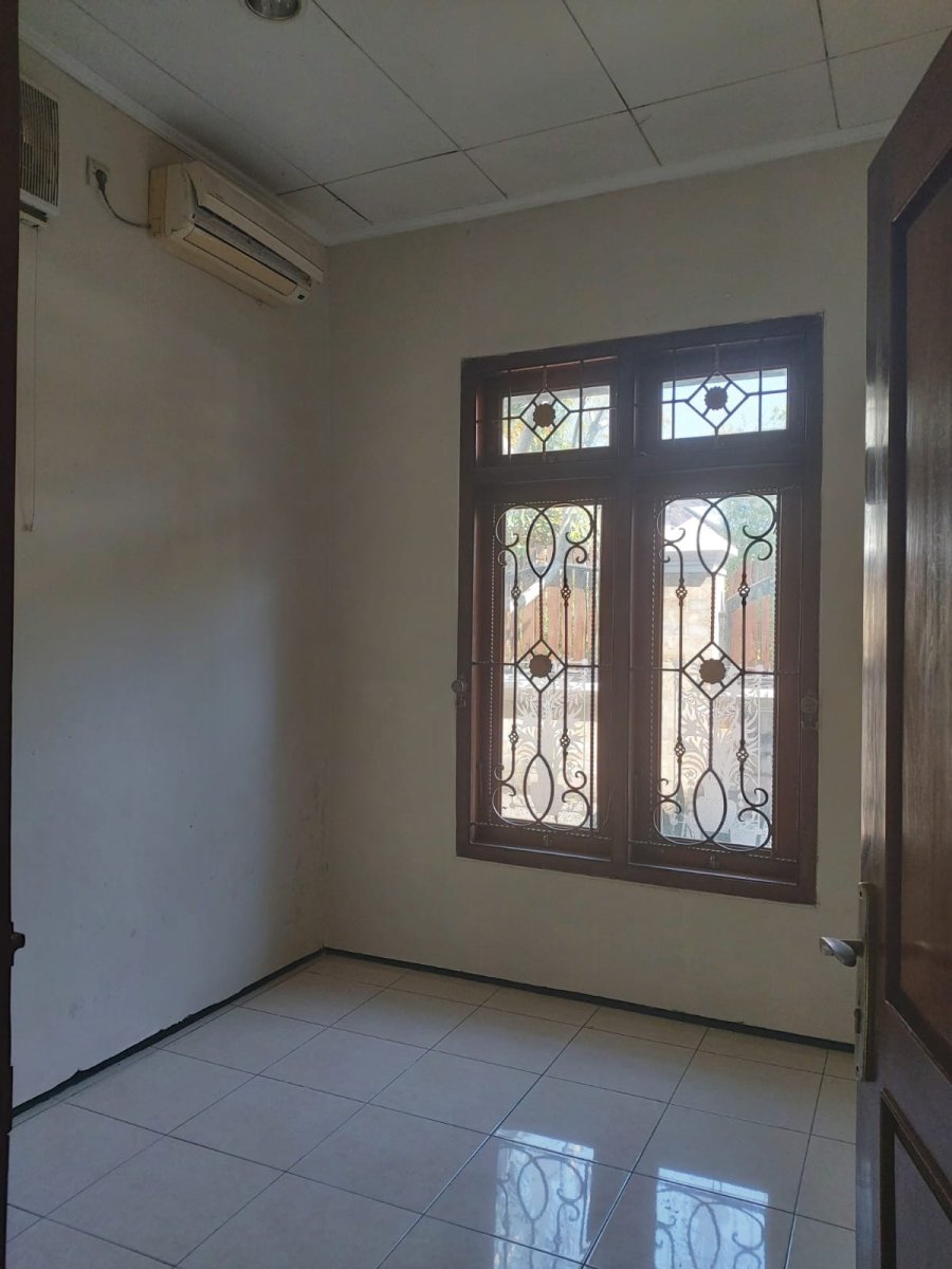 Rumah Bagus Siap Huni di Solo Baru - Foto 3
