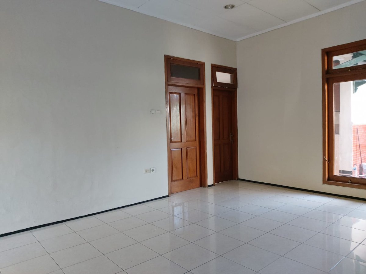 Rumah Bagus Siap Huni di Solo Baru - Foto 5