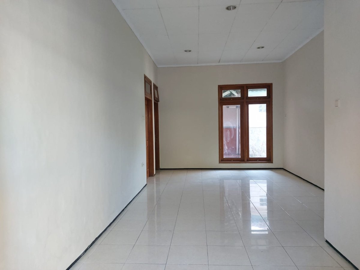 Rumah Bagus Siap Huni di Solo Baru - Foto 7