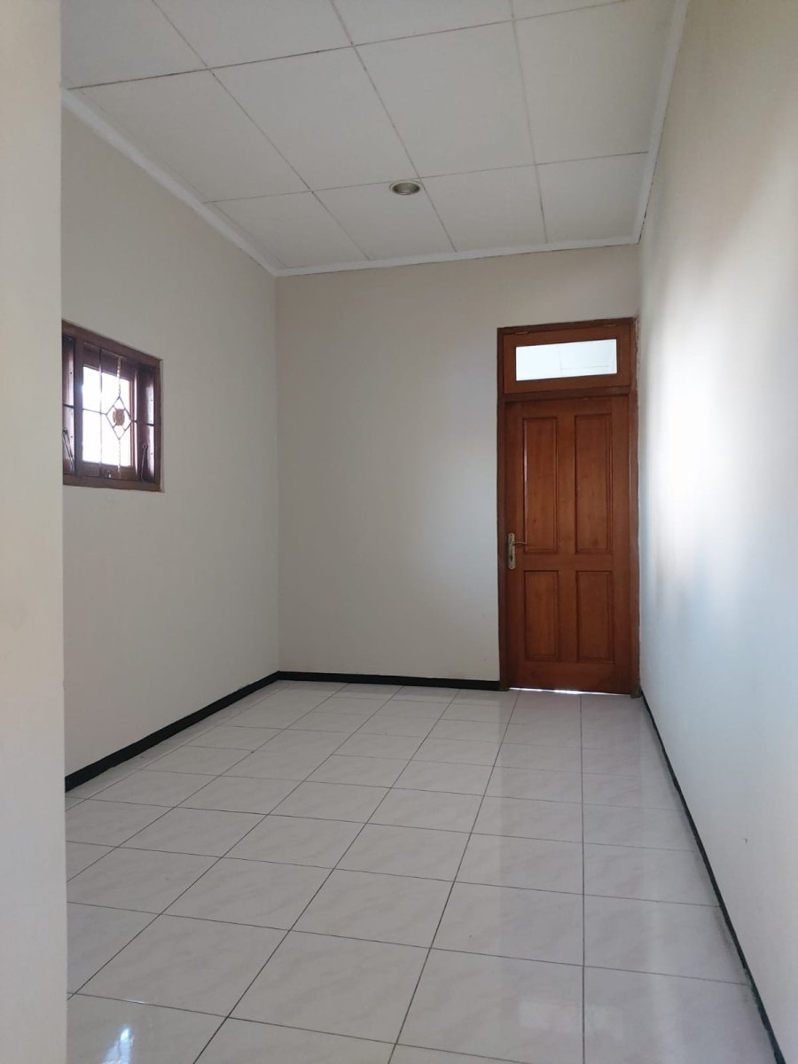 Rumah Bagus Siap Huni di Solo Baru - Foto 8