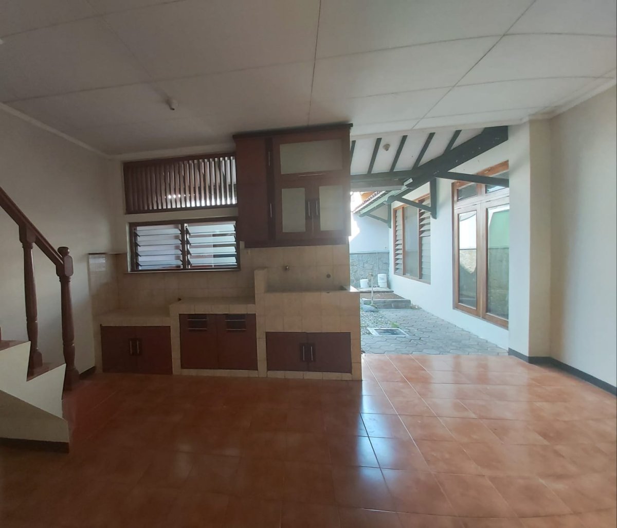 Rumah Bagus Siap Huni di Solo Baru - Foto 10