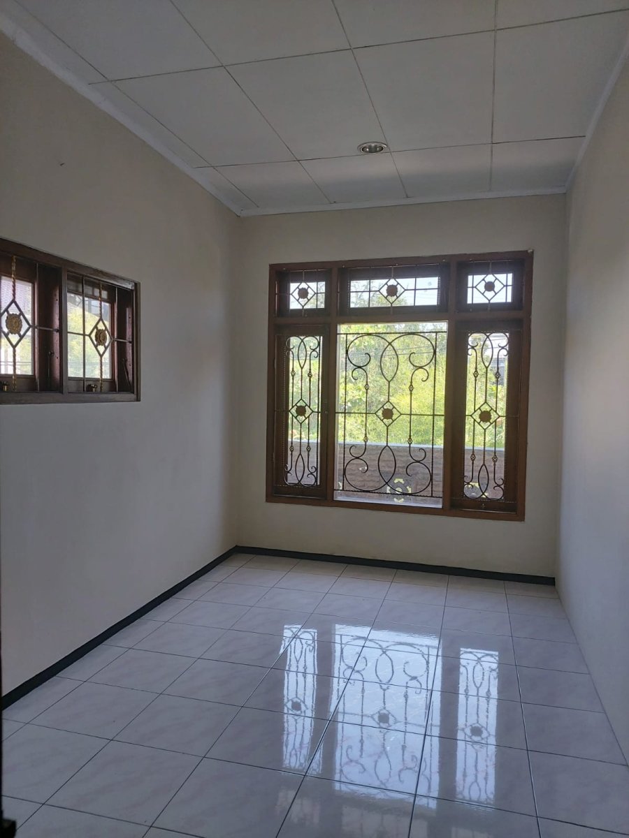 Rumah Bagus Siap Huni di Solo Baru - Foto 14