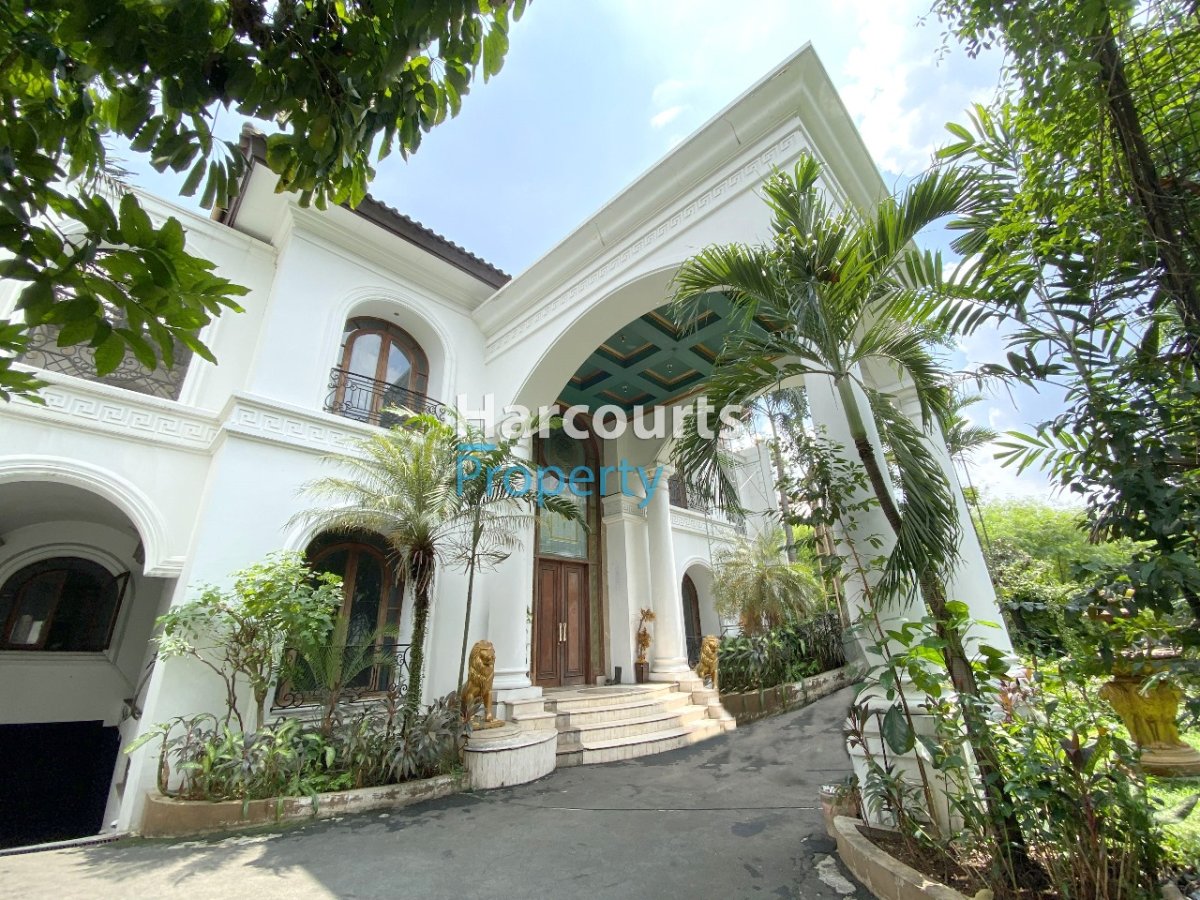 Dijual Rumah Mewah European Klasik Lokasi Strategis Area Pondok Indah