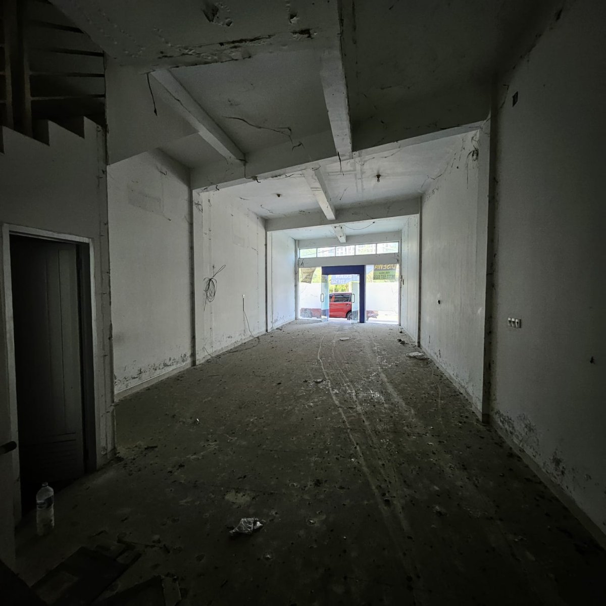 Disewakan Ruko 3 Lantai Lokasi Premium di Solo Baru, Cocok untuk Usaha - Foto 3