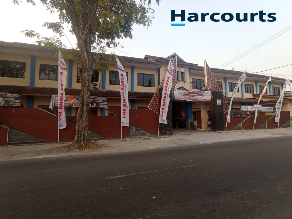 Gedung Sekolah Strategis di Cangakan Karanganyar – Dekat Alun-Alun | Cocok untuk Berbagai Usaha
