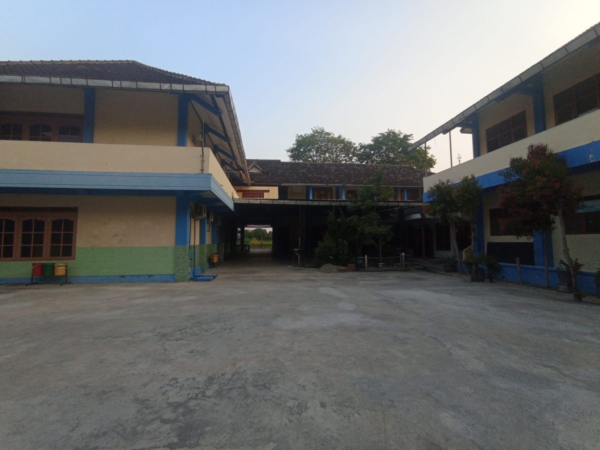Gedung Sekolah Strategis di Cangakan Karanganyar – Dekat Alun-Alun | Cocok untuk Berbagai Usaha - Foto 3