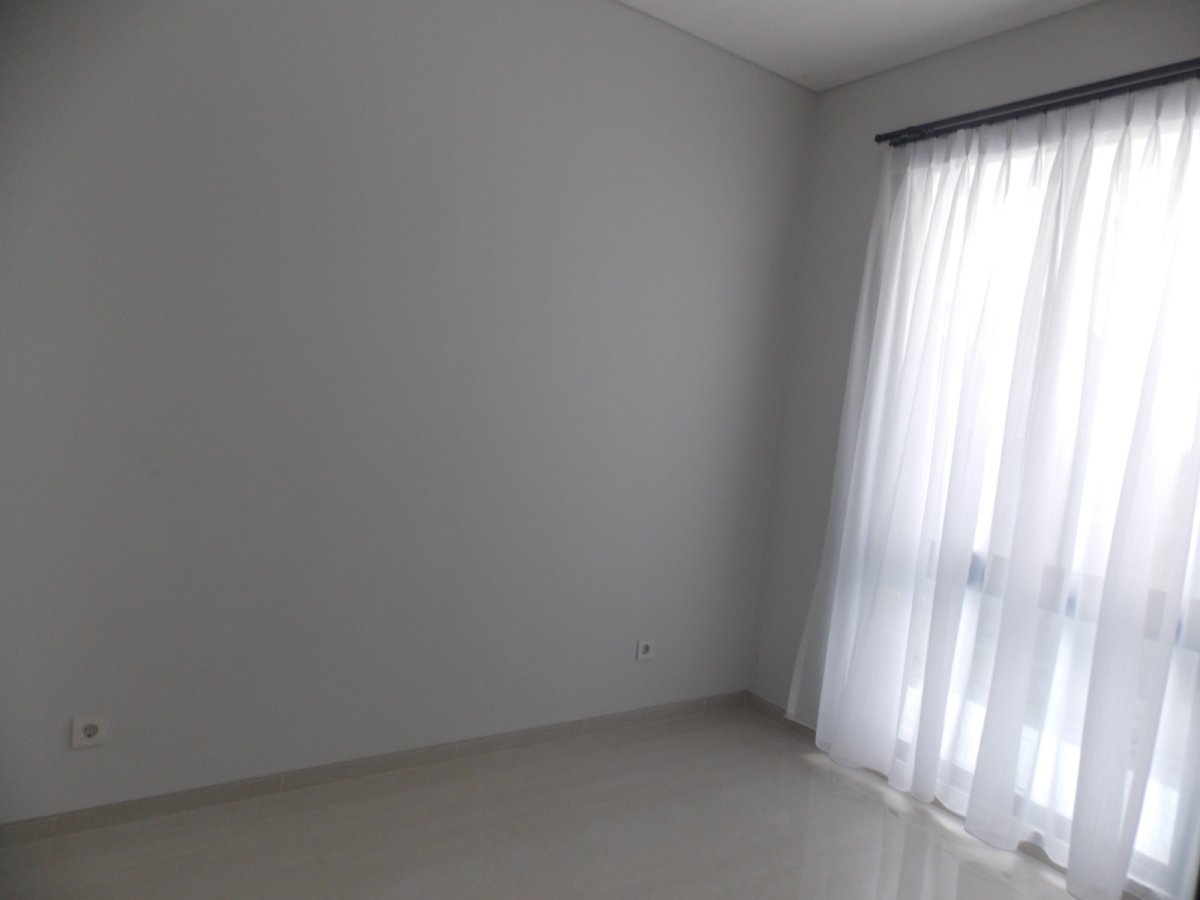 Disewakan rumah semi furnished di Kebayoran Residence Bintaro Jaya Tangerang Selatan - Foto 7